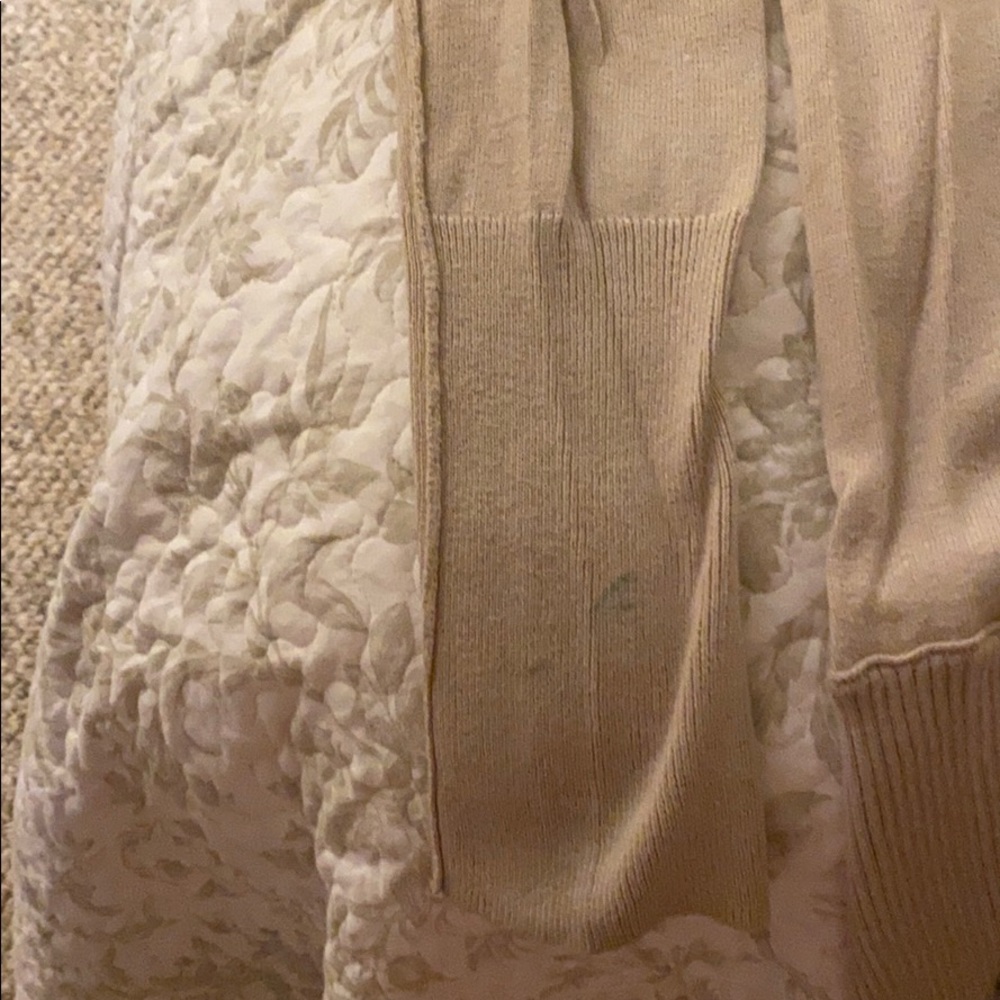 Sweater - Picture 4 of 4